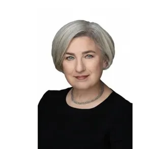 Deirdre Ní Fhloinn, BL, Member of The Bar of Ireland portrait